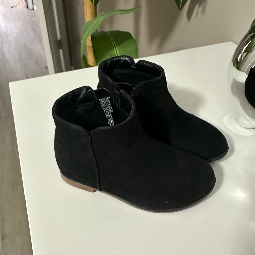 Black cat & jack toddler girl booties